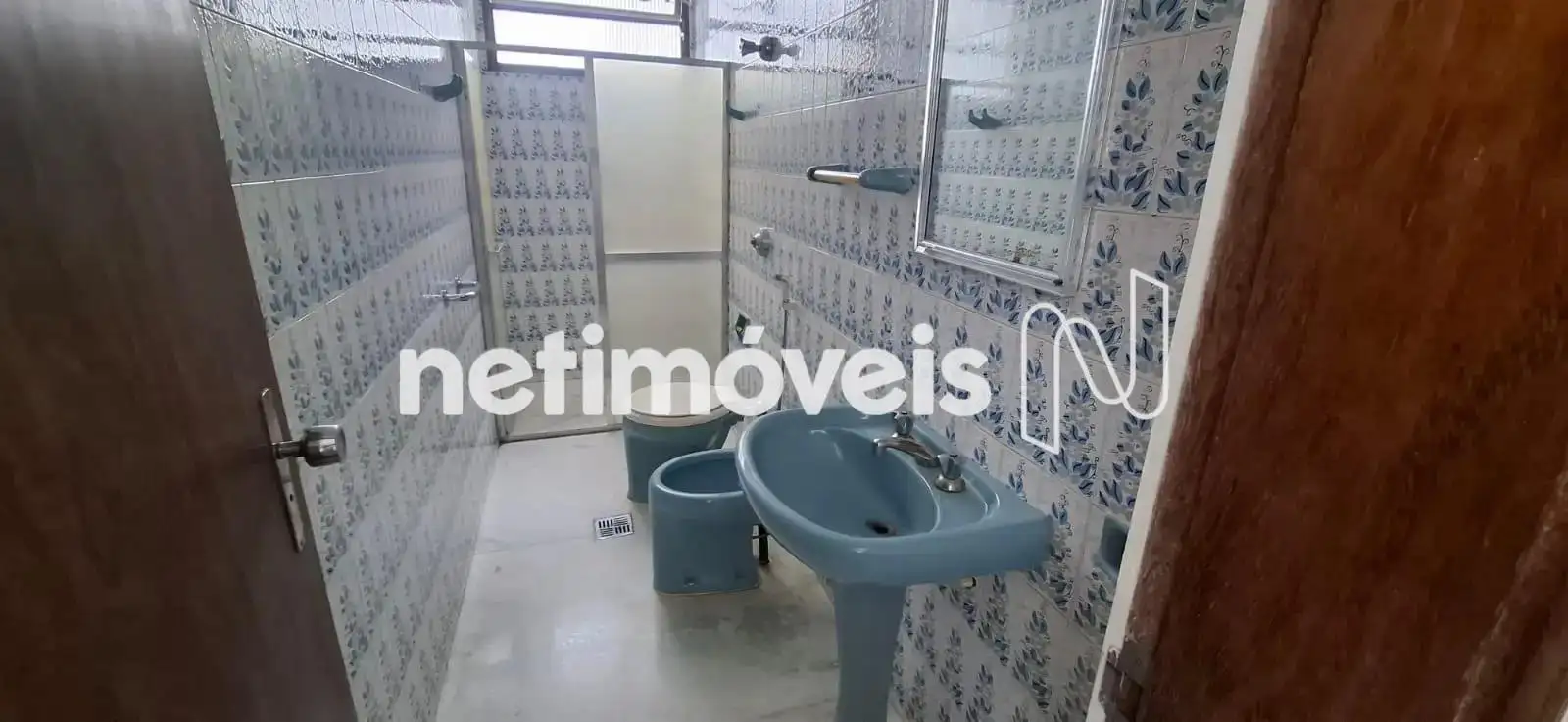Banho Suíte ângulo 1