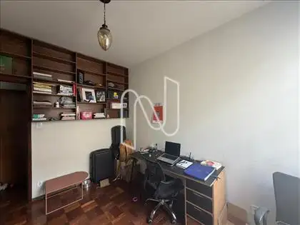 Quarto 1 ângulo 2 