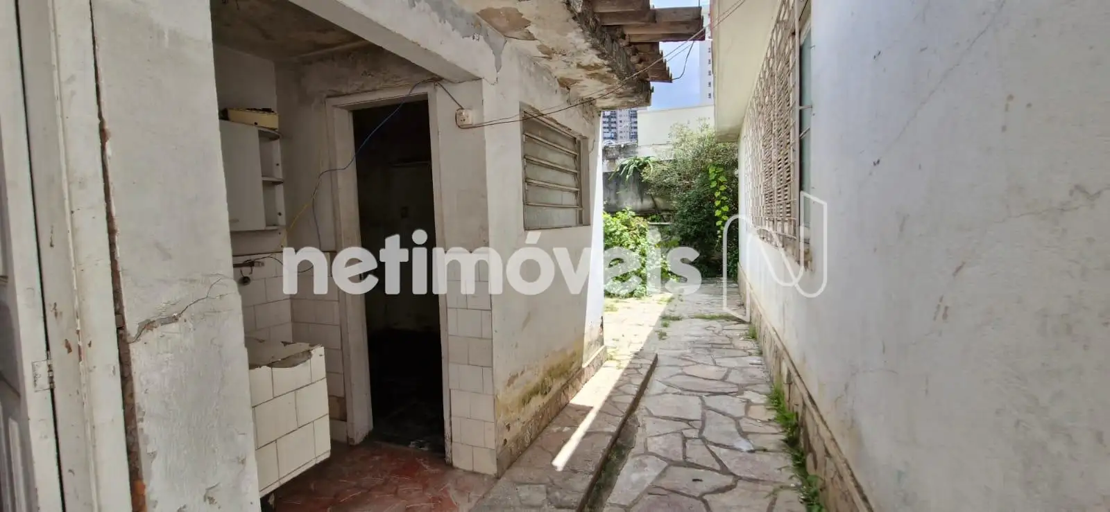 Édicula com lavanderia