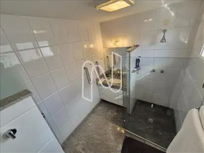 Banho suíte ângulo 3