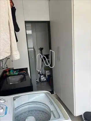 Área e banho de serviços  