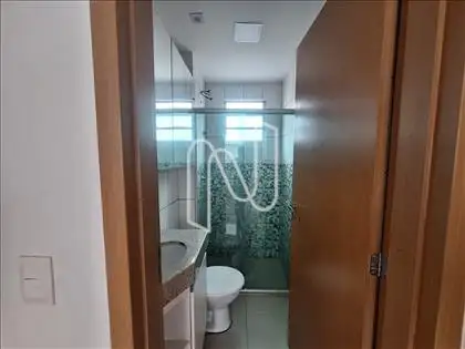  Banheiro social com bons armários