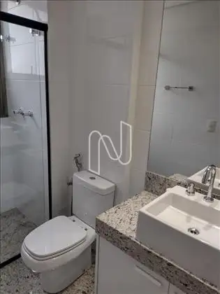 Banho suíte ângulo 1