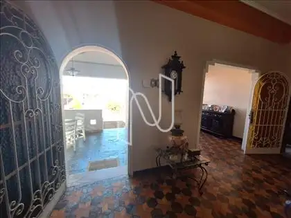 Nostálgica casa com alpendre  