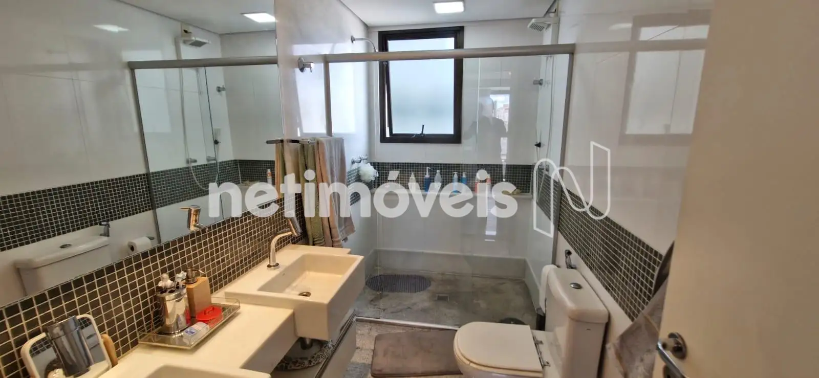 Banho Suíte ângulo 1