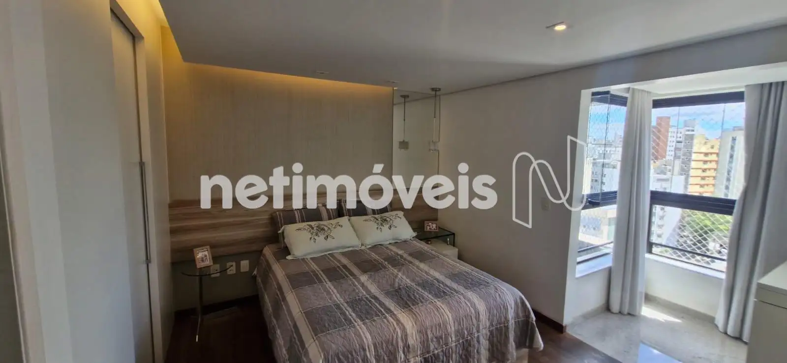 Quarto suíte ângulo 1