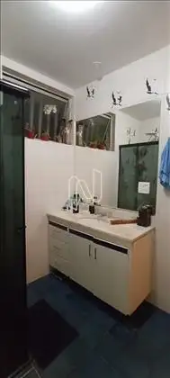 Banheiro suíte ângulo 3 