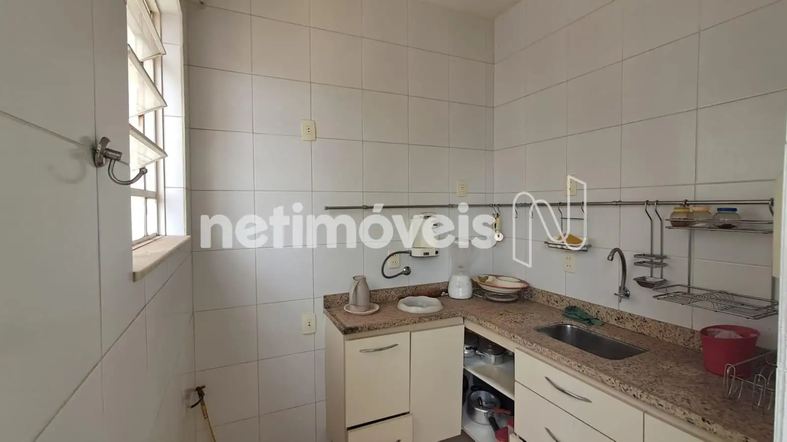 Cozinha com armários