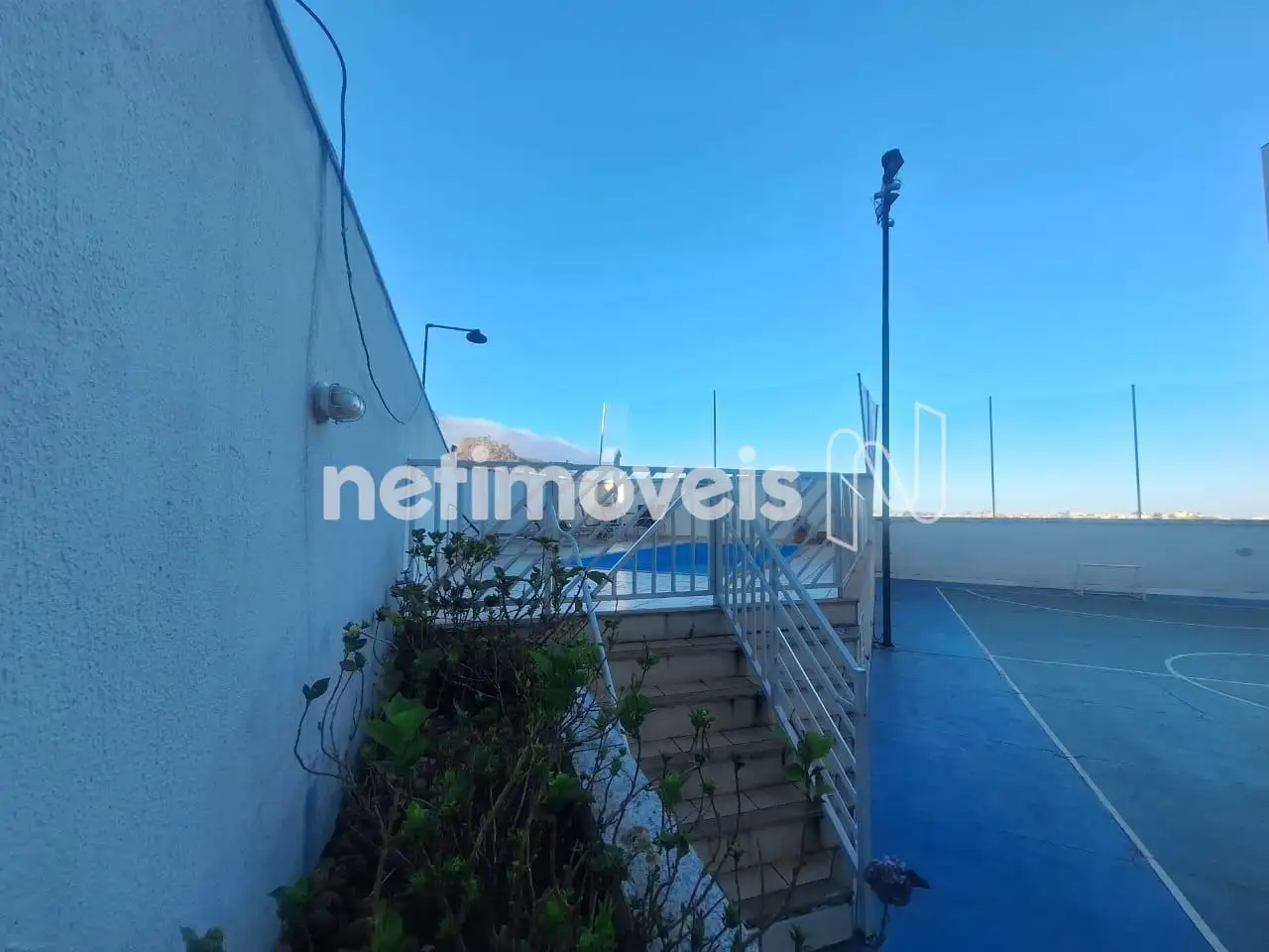 Acesso a área da piscina 