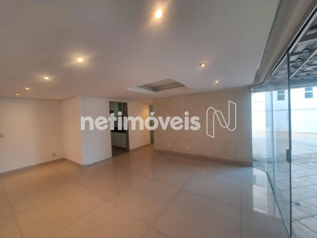 Sala de estar ângulo 4