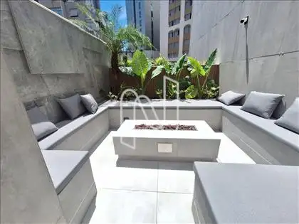 Lounge com lareira ângulo 1 
