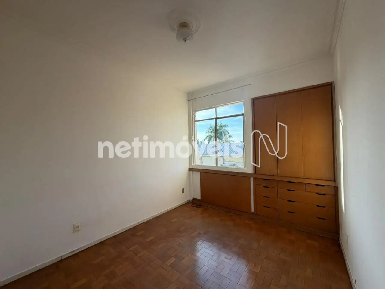Quarto 1 ângulo 1