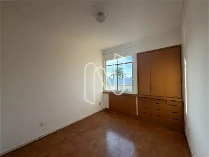 Quarto 1 ângulo 1