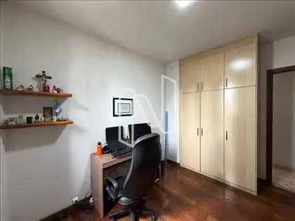 Quarto 1 ângulo 2 