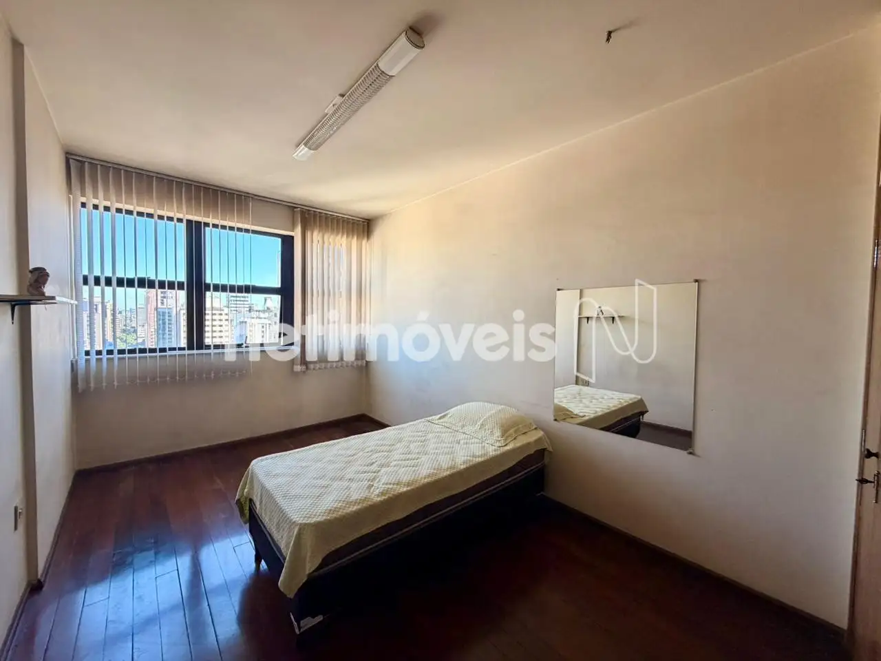 QUARTO 2 ÂNGULO 1