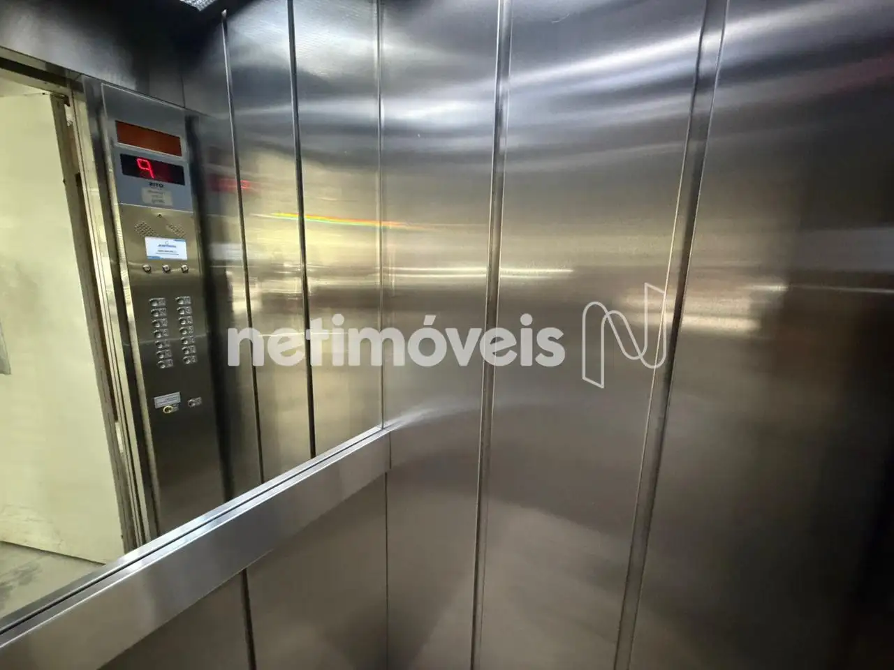 ELEVADOR MODERNO
