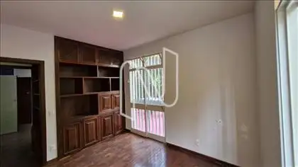 Quarto 1 ângulo 1