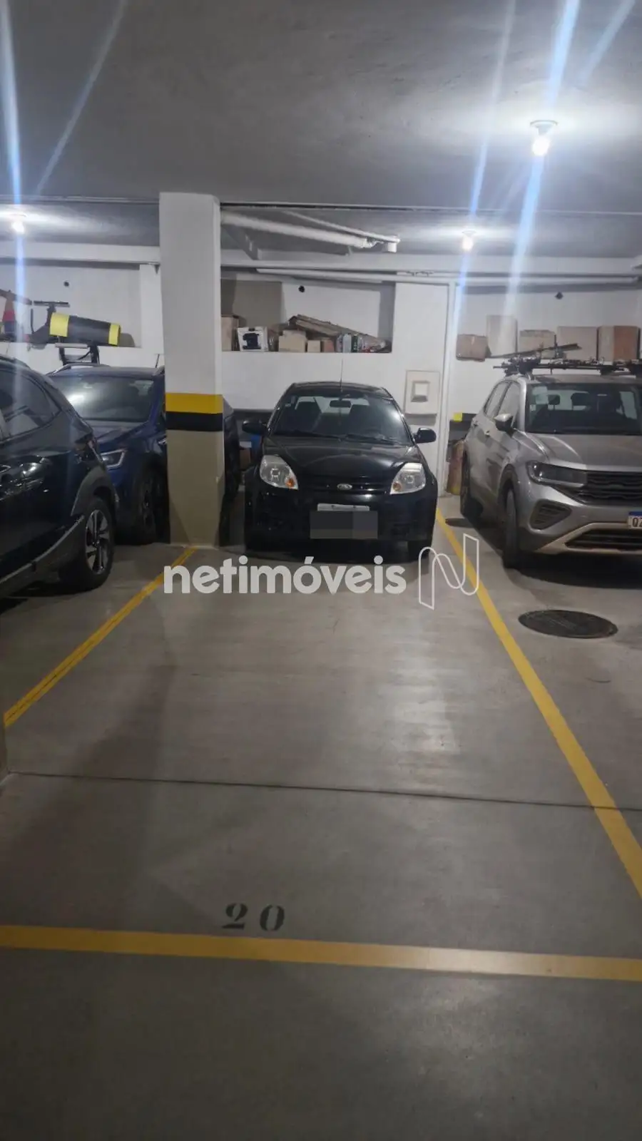 duas vagas cobertas em linha