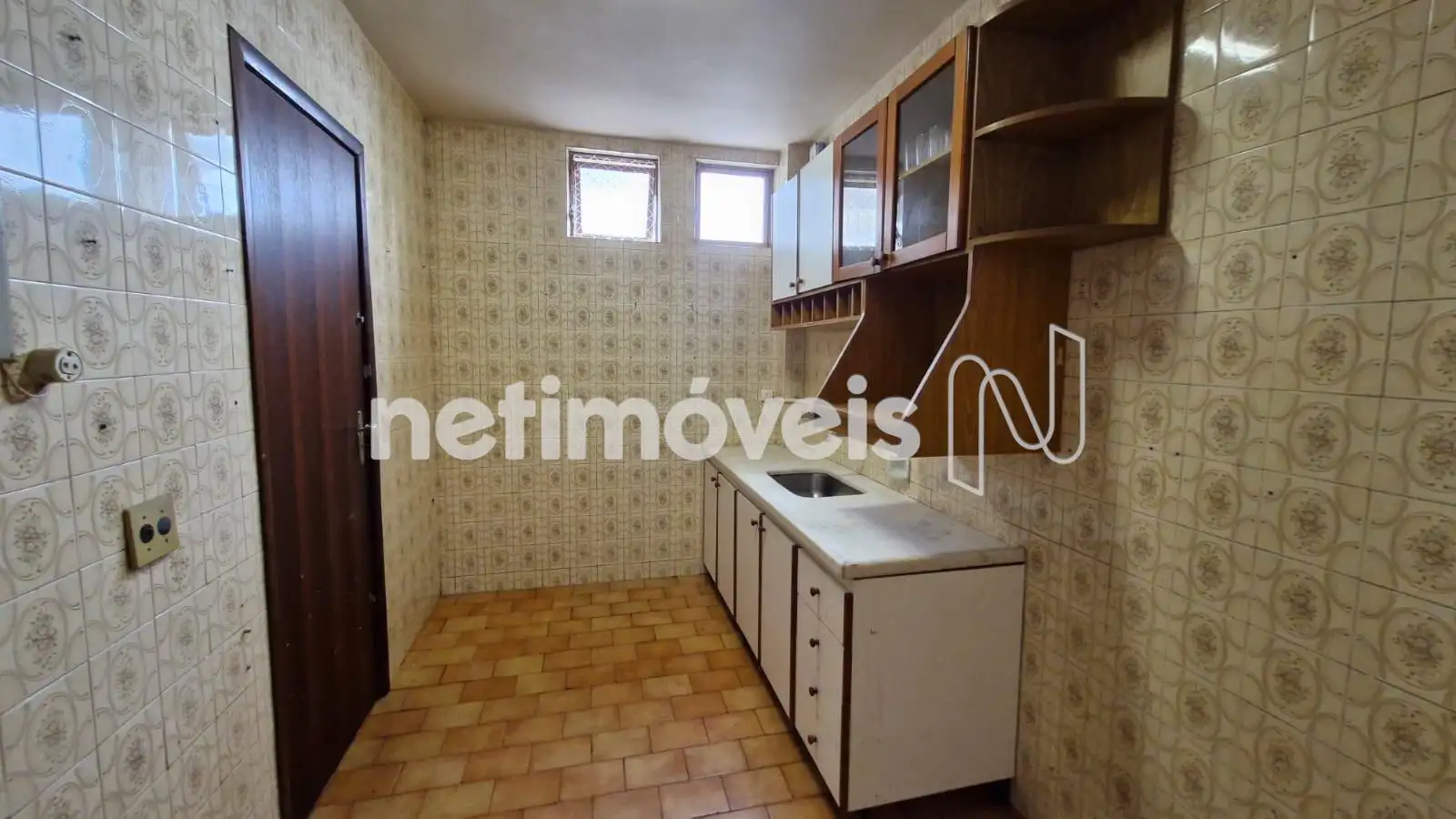 Cozinha com armários