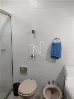 Banho suíte ângulo 2
