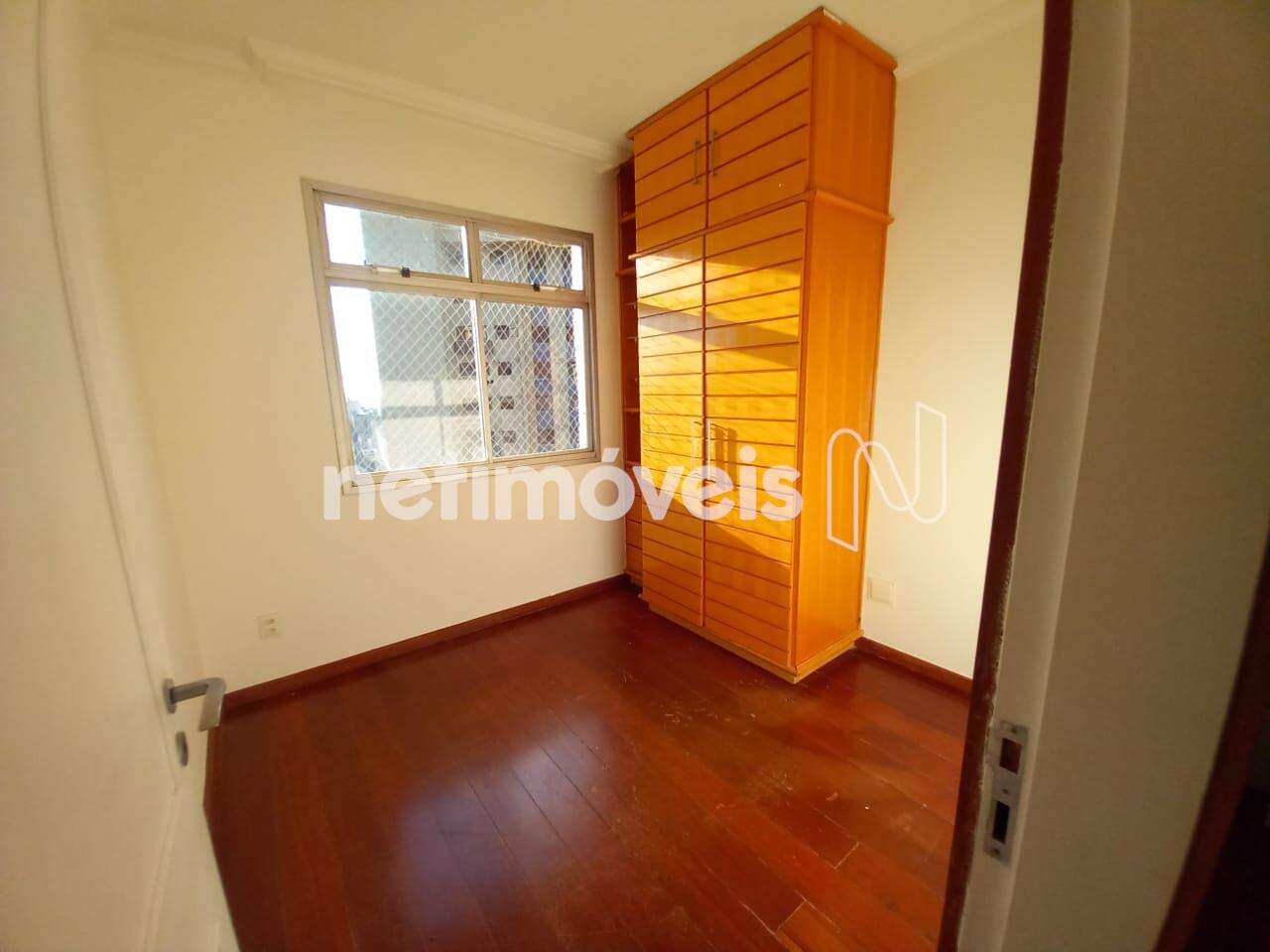 Quarto 1 ângulo 2