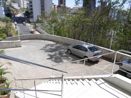  Estacionamento - ângulo 2