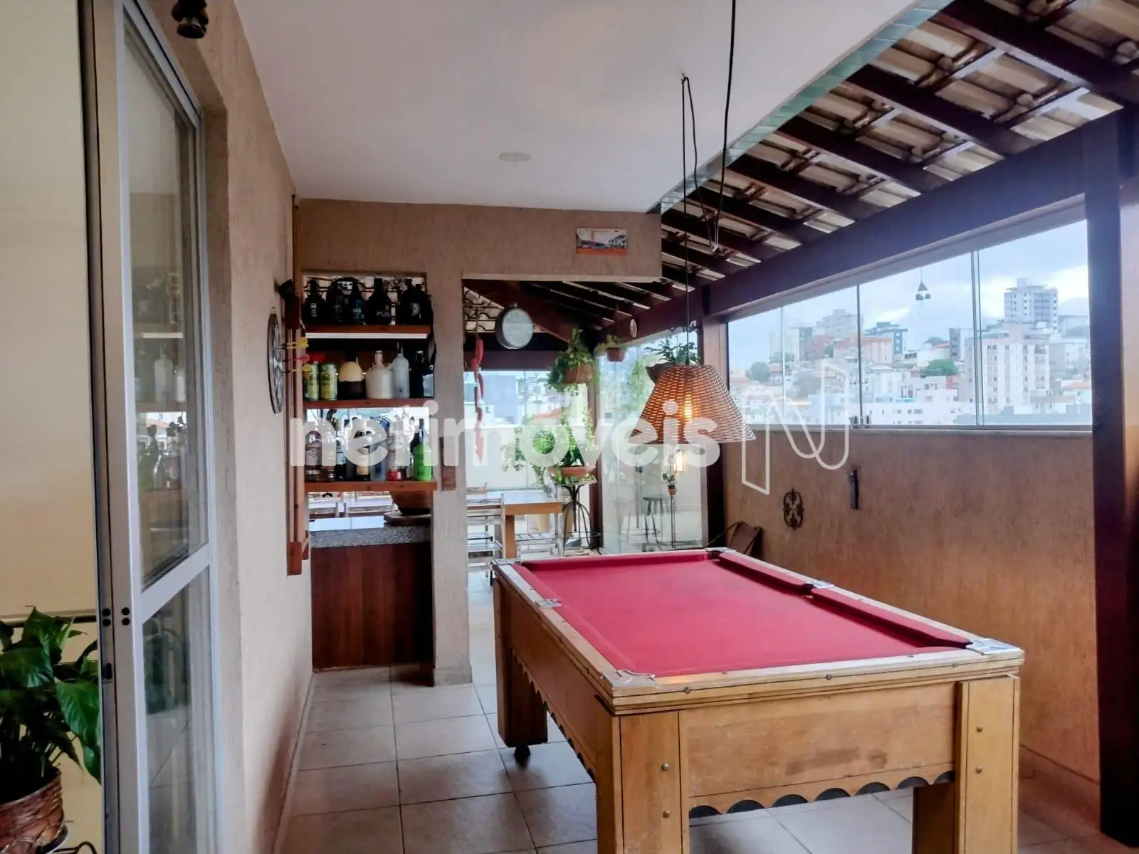 SALA DE JOGOS/ÁREA GOURMET (ÂNGULO 1)