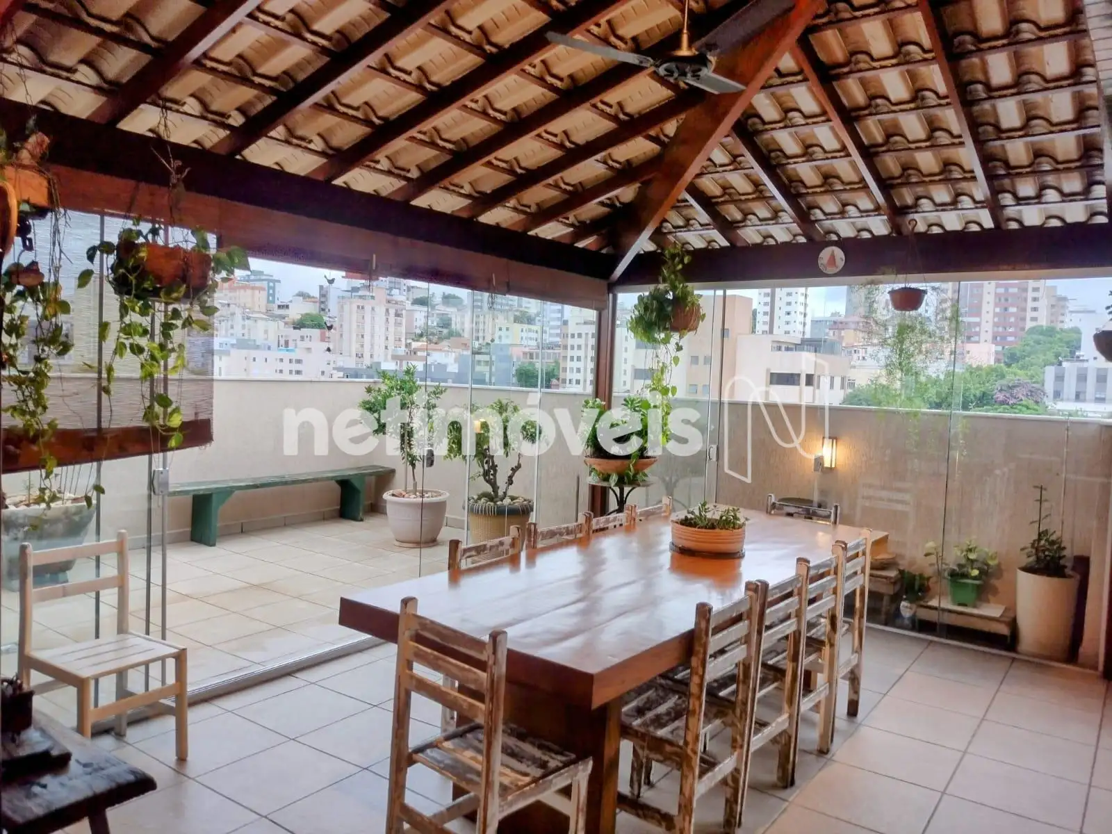 ÁREA GOURMET (ANGULO 5)