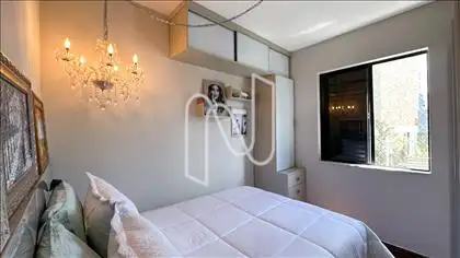 Armários planejados que valorizam o ambiente.