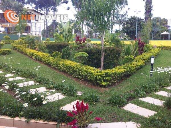Jardins do condomínio ângulo 1