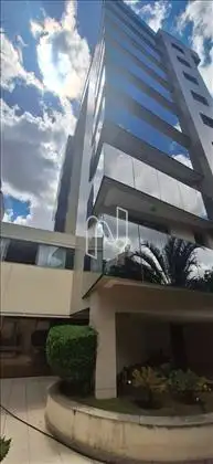Destaque da área privativa à esquerda