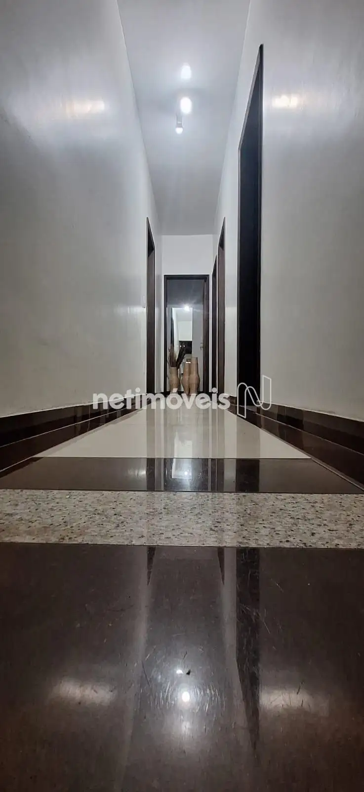 Detalhe do piso em Porcelanato