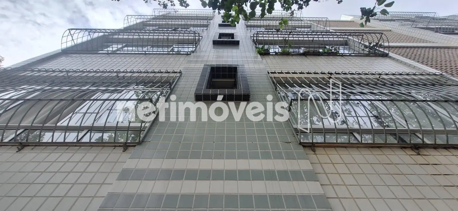 Fachada, prédio bem cuidado