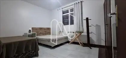 Quarto 3 de 4, todos com armários. 