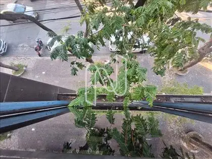 Vista da janela ao lado da loja 
