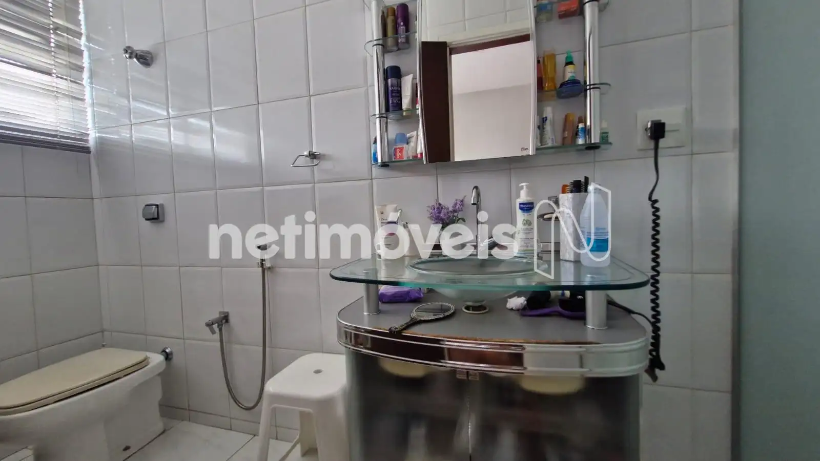 Banho suíte ângulo 2