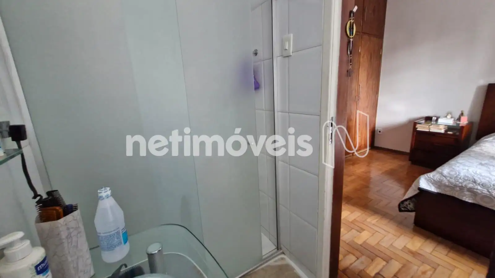 Banho suíte ângulo 3