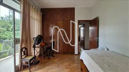 Quarto 1 ângulo 2
