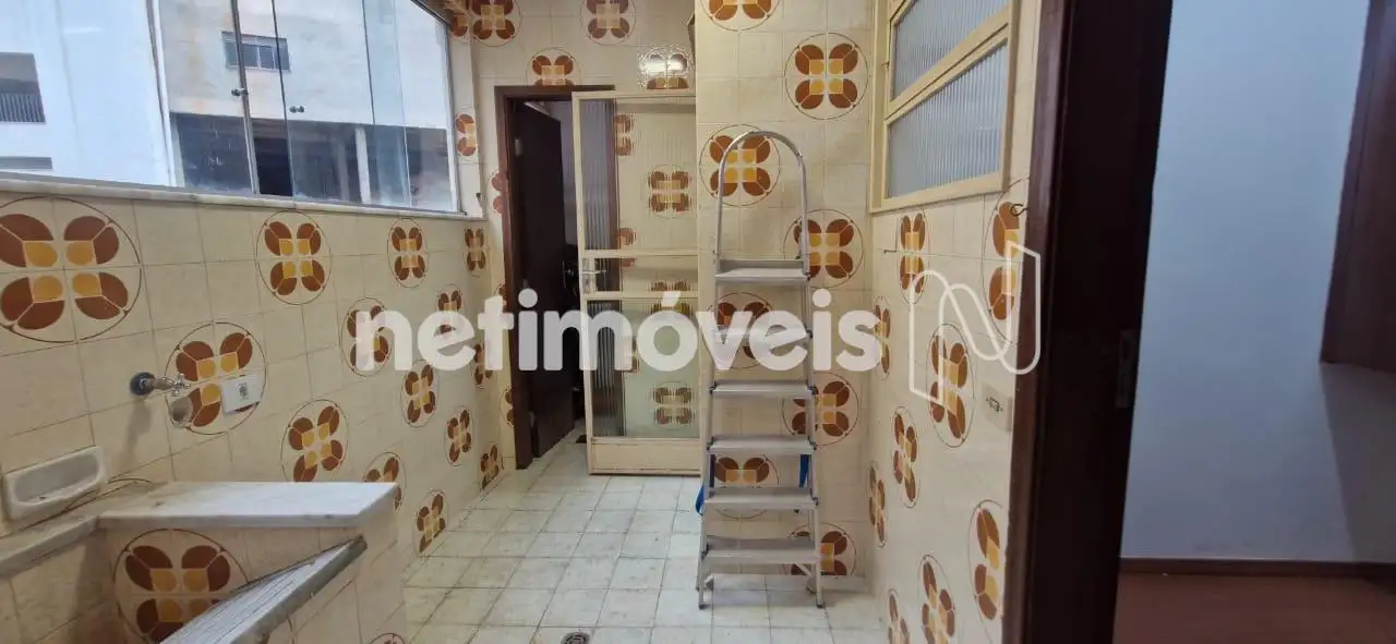 Área de serviços com DCE