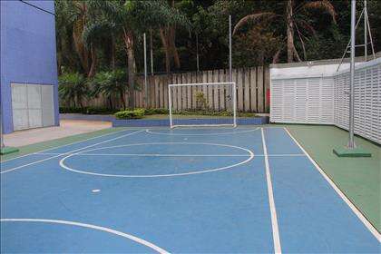 Quadra de esportes.