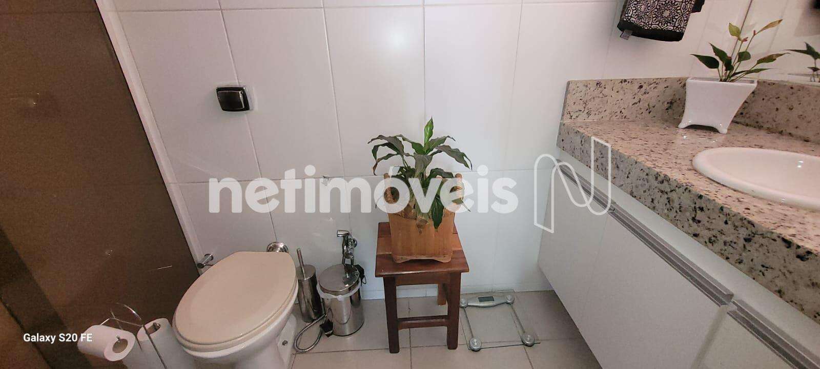 Banho suíte ângulo 2