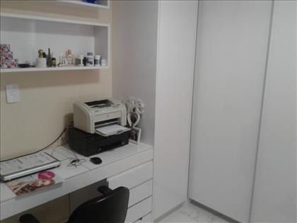 Segundo quarto com armários