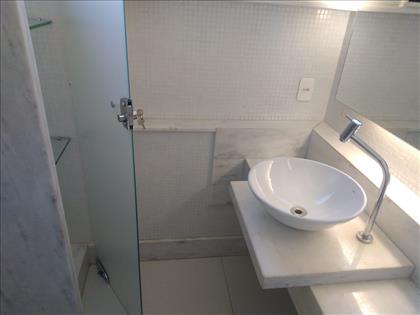 Banho da sala principal.