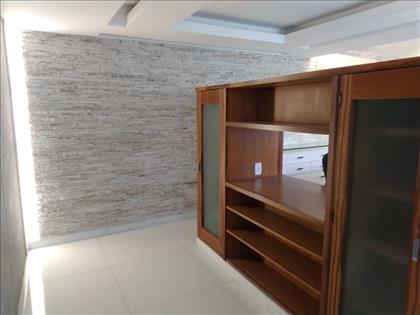 Divisória da sala principal.