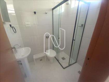 Banho suíte, ângulo 3 