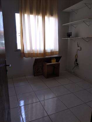 Suite com ar condicionado.