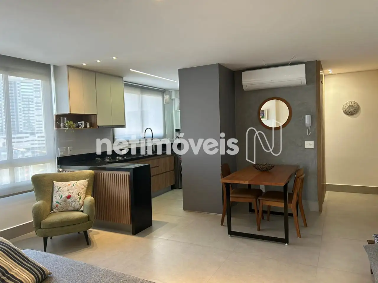 Sala, cozinha e lavabo