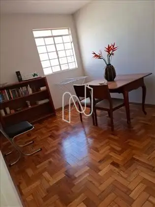 Sala de jantar ângulo 1 