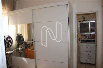 Quarto Três ângulo 1
