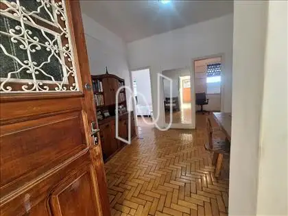 Ótimo estado, portas e janelas de qualidade 